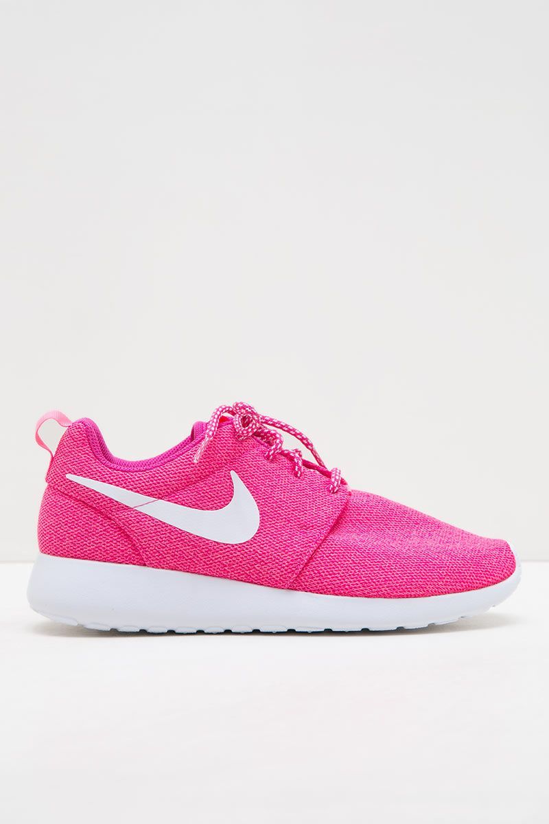 nike roshe pink and white