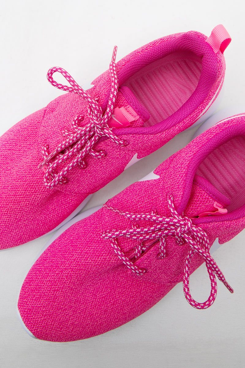 baby pink nike roshe