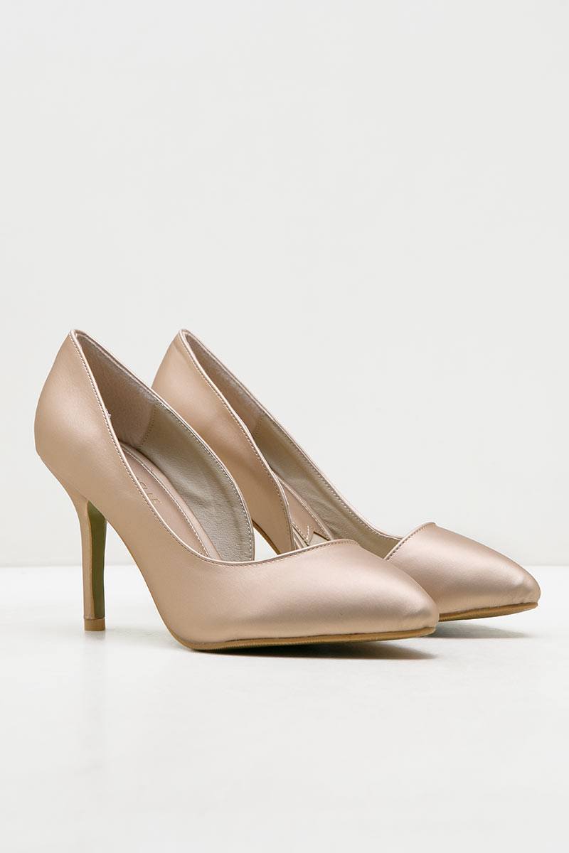sepatu heels gold