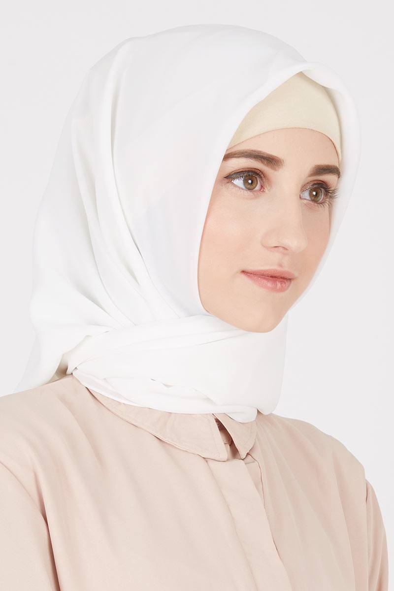  Baju  Warna  Putih Tulang Cocok Dengan Jilbab Warna  Apa  Besar