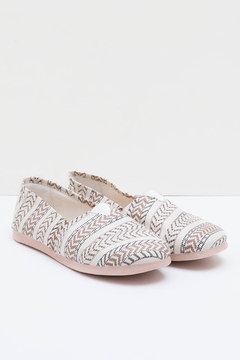 Sell Salur Cream Loafers  Berrybenka.com