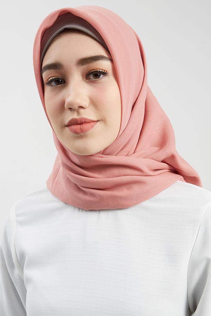 Warna Hijab Untuk Baju Pink Salem
