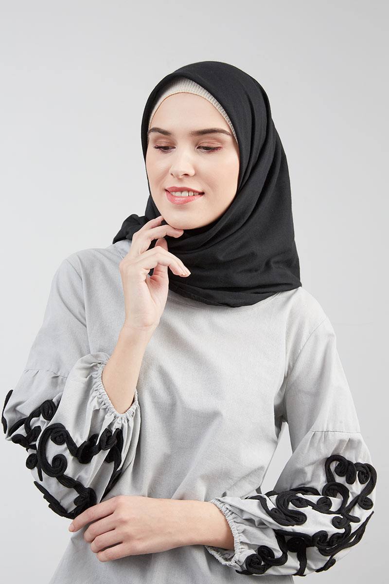 Sell Naura Apr Square Black Hijab-essential  Hijabenka.com