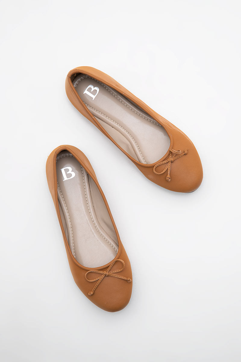 Sell Sofia Rhene Ballerina Flat Tan 