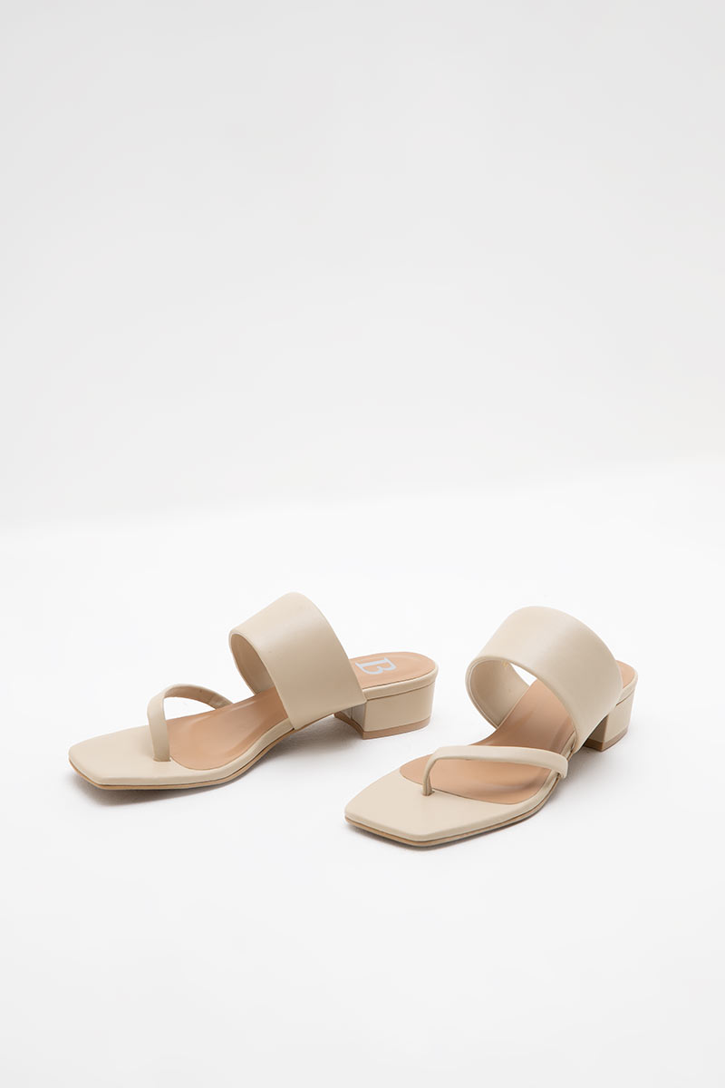 sandals beige
