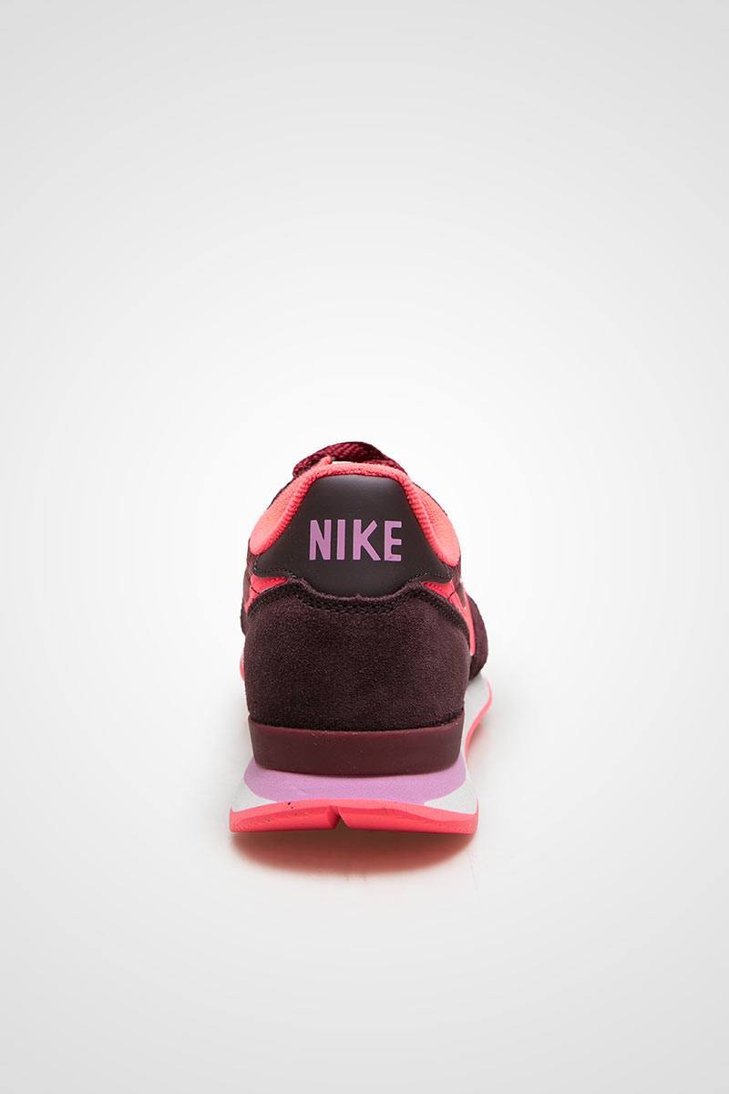 nike internationalist pink